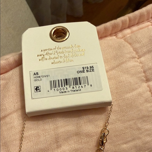 NWT Altar'd State Gold Oval Locket Pendant Necklace - Picture 4 of 6